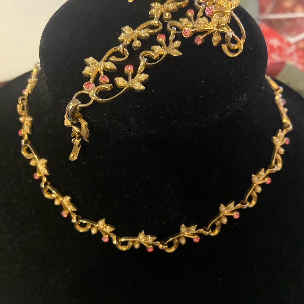 Jewels of Fashion by Leo Glass vintage Pink Floral Necklace Earrings bracelet